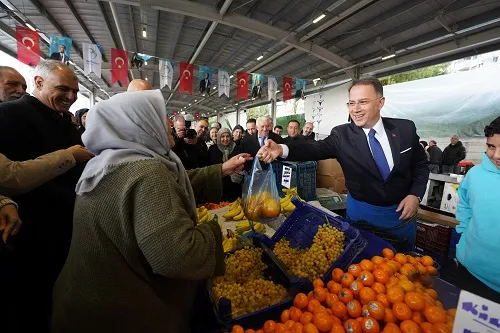 BARIŞ MAHALLESİ PAZAR ALANINA KAVUŞTU