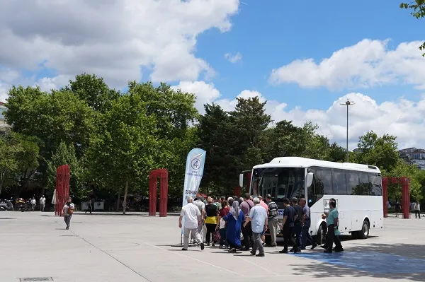 Kartal Belediyesi’nden Kurban Bayramında Mezarlıklara Ücretsiz Ulaşım İmkânı