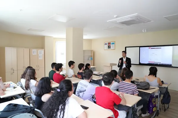 KARTAL AKADEMİ ÖĞRENCİLERİ BAŞARIDAN BAŞARIYA KOŞUYOR