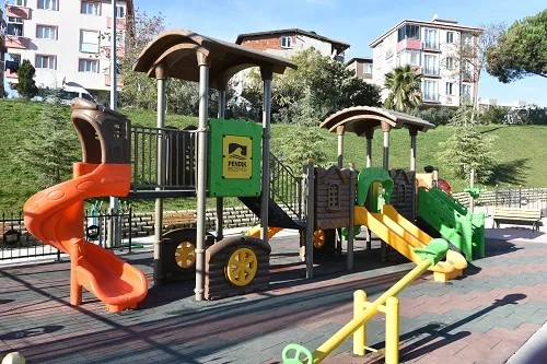 Taha Akgül Caddesi Parkı Hizmete Girdi
