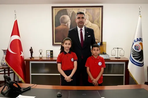 Başkan Gökhan Yüksel, Atatürk Anıtı’na Çelenk Sundu
