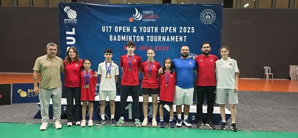 Uluslararası Badminton Turnuvasında Gaziosmanpaşa Fırtınası Esti
