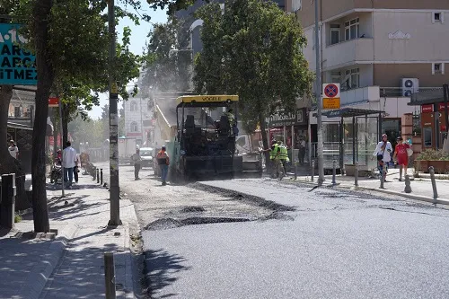 Üç Mahallede Eş Zamanlı Yol Yenileme Çalışması