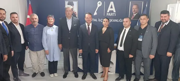 ANAHTAR PARTİ İLK KONGRESİNİ KARTAL’DA GERÇEKLEŞTİRDİ