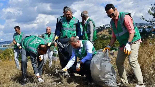 DÜNYA TEMİZLİK GÜNÜ’NDE 1,5 TONA YAKIN ÇÖP TOPLANDI