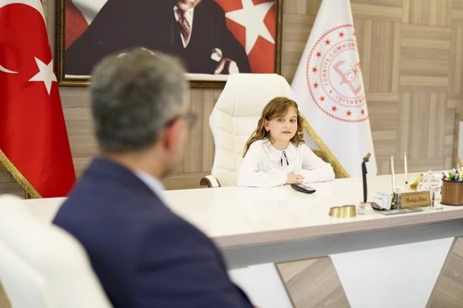 Çocuk Bayramında Ecem Vural Milli Eğitim Müdürü Oldu