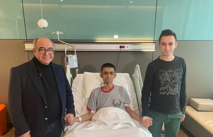 Türkiye’de ilk kez ameliyata bir robot girdi